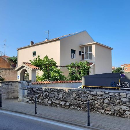 Apartman Laura M Vodice Eksteriør billede