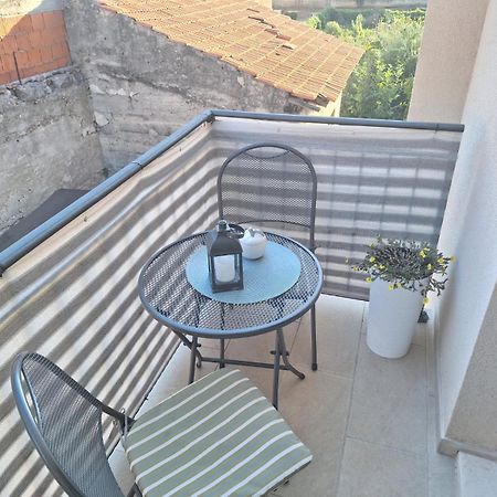 Apartman Laura M Vodice Eksteriør billede