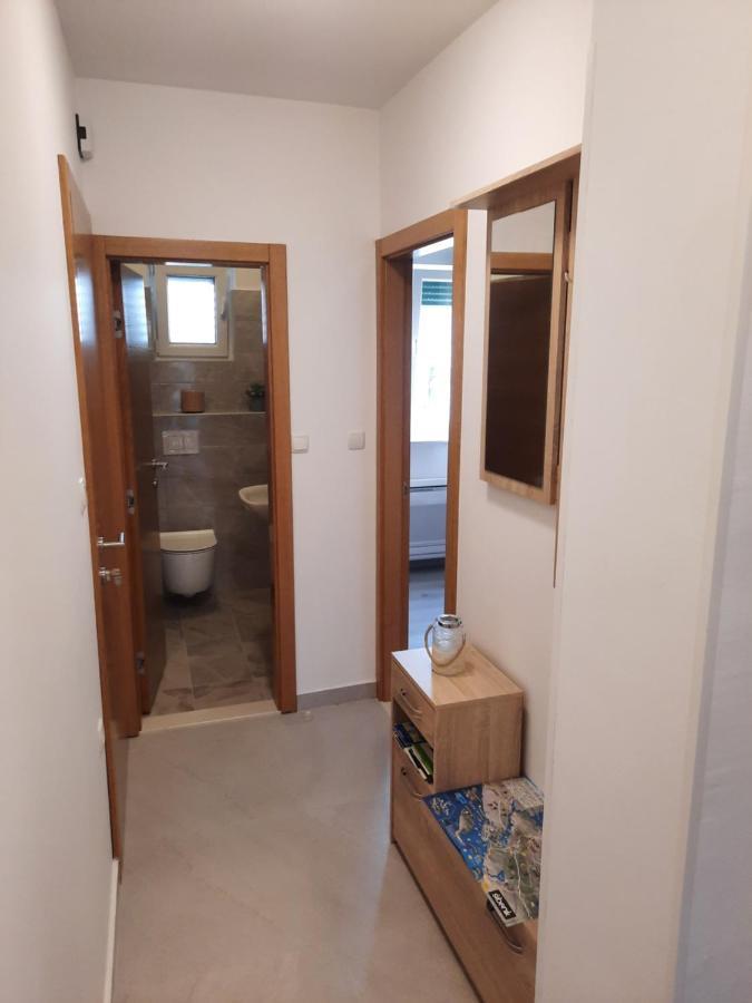 Apartman Laura M Vodice Eksteriør billede