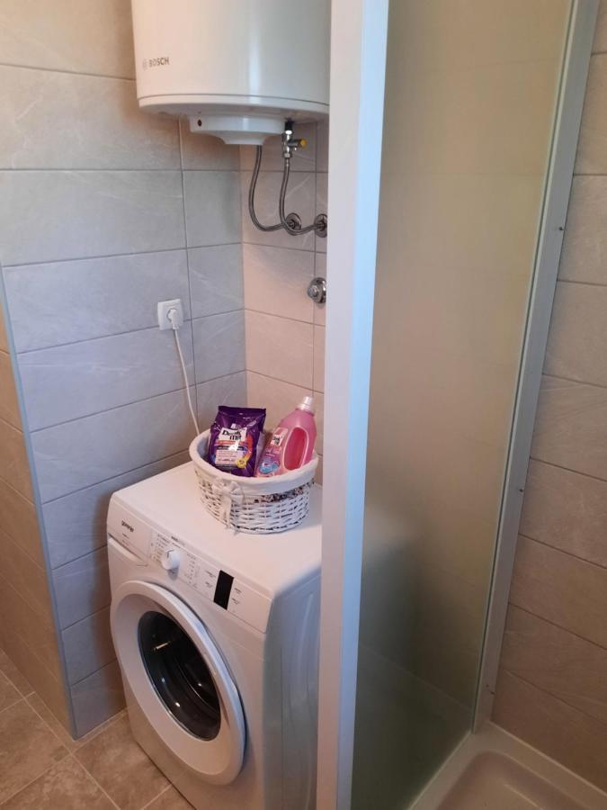 Apartman Laura M Vodice Eksteriør billede