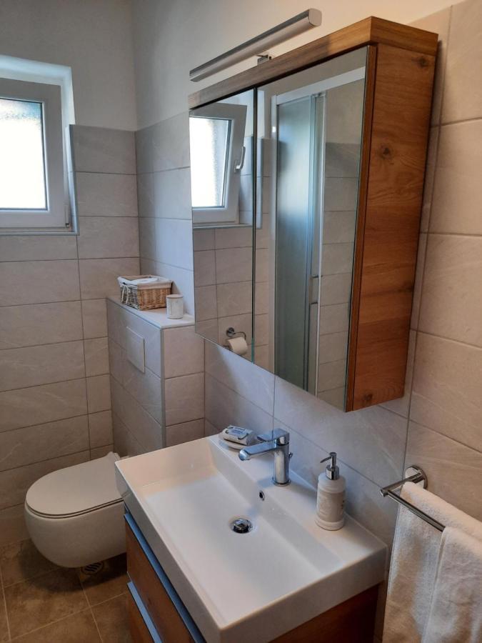 Apartman Laura M Vodice Eksteriør billede