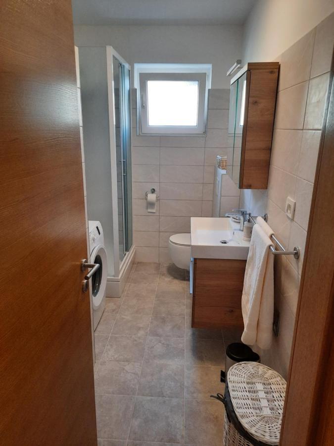 Apartman Laura M Vodice Eksteriør billede