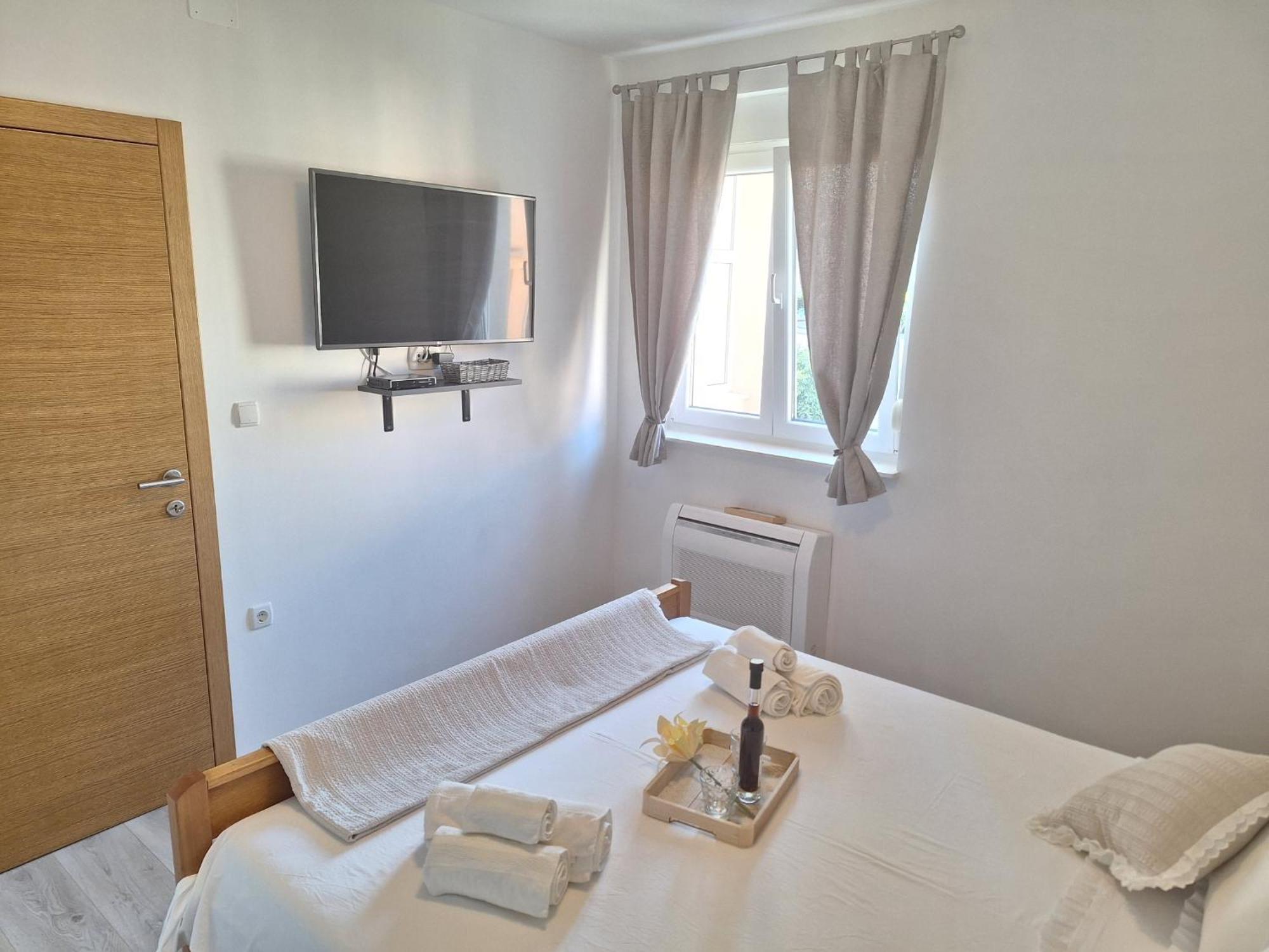 Apartman Laura M Vodice Eksteriør billede