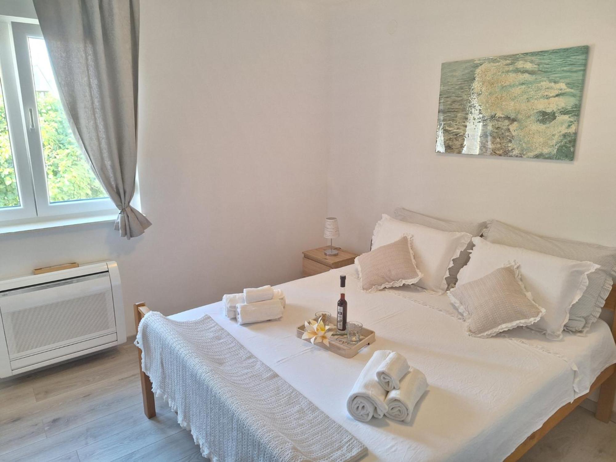 Apartman Laura M Vodice Eksteriør billede